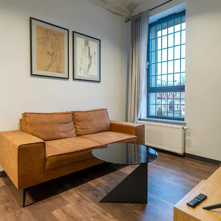 Modern By Bookinghost Apartment *