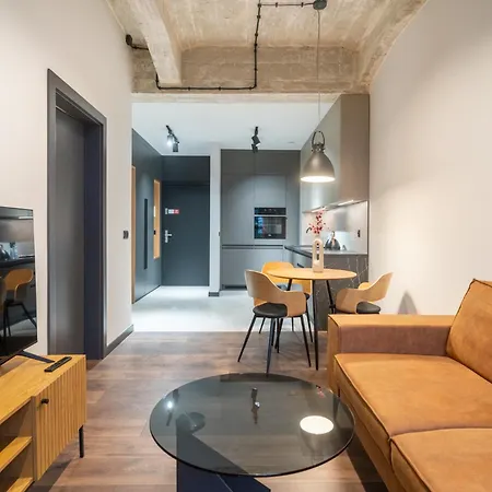 Modern By Bookinghost Apartman