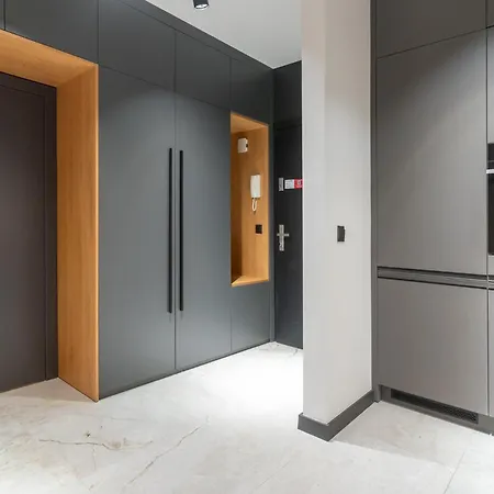 Apartment Modern By Bookinghost