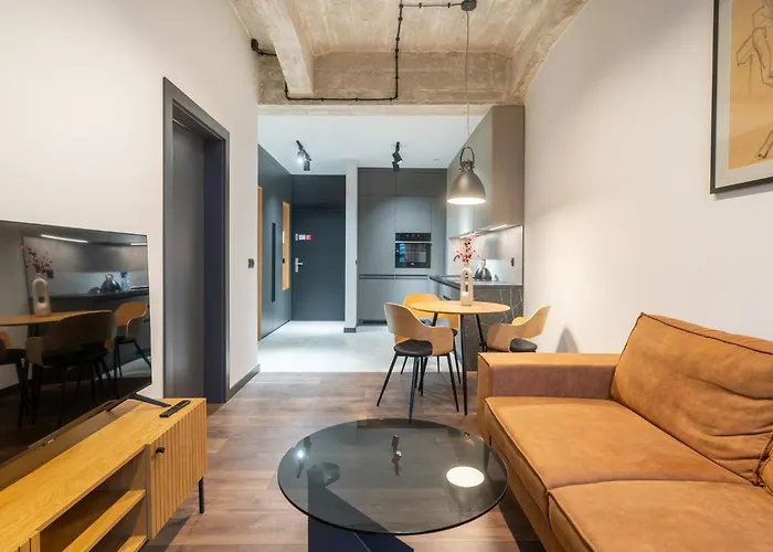 Modern By Bookinghost Apartman