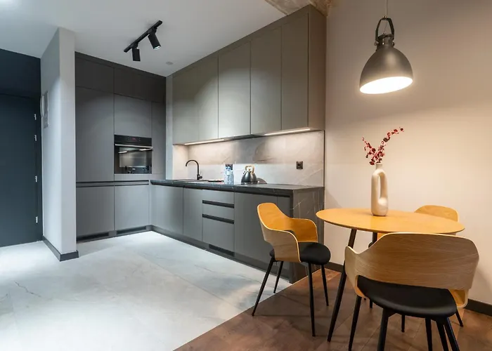 Modern By Bookinghost Apartman